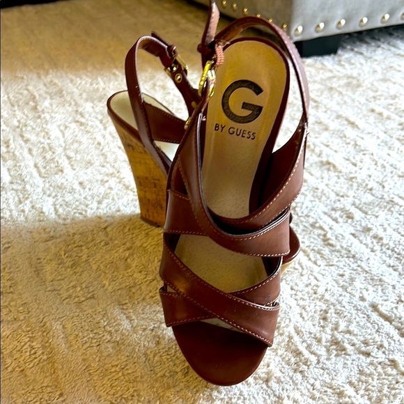 🤩SUPER SALE 🤩Guess Brown Leather Wedge Sandals with Strappy Design - Picture 10 of 12